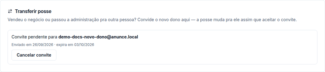 Cartão de transferência de posse com o campo de e-mail do novo dono